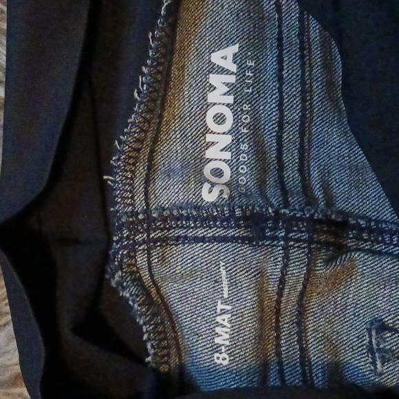 Jean Short Maternity - Picture 3 of 3